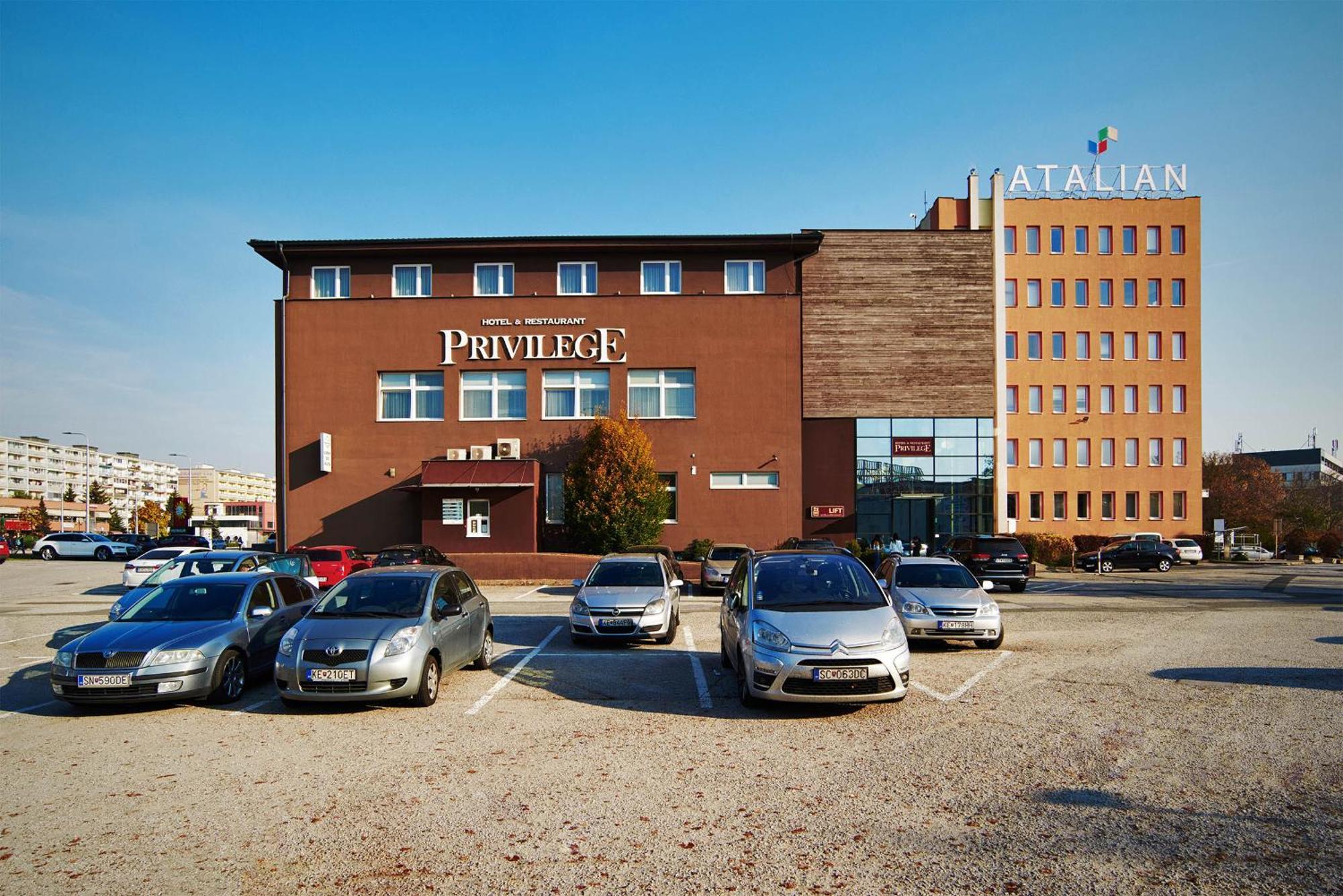 Privilege - Empire Hotels Group コシツェ エクステリア 写真
