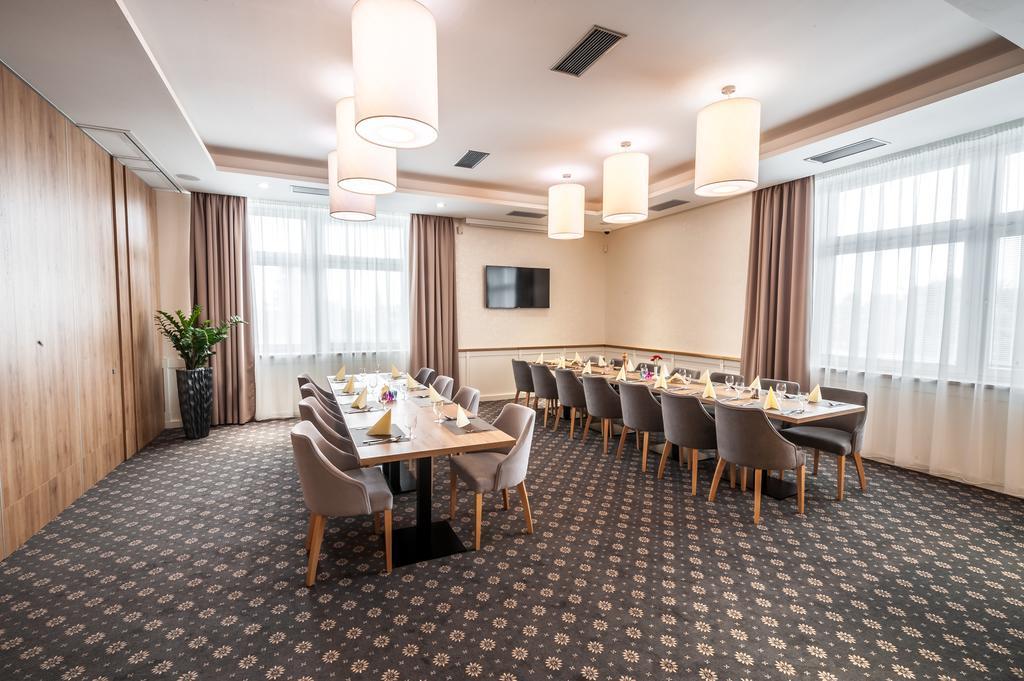 Privilege - Empire Hotels Group コシツェ エクステリア 写真