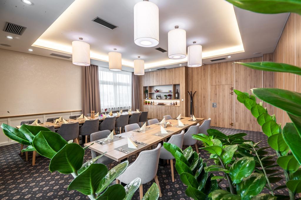 Privilege - Empire Hotels Group コシツェ エクステリア 写真