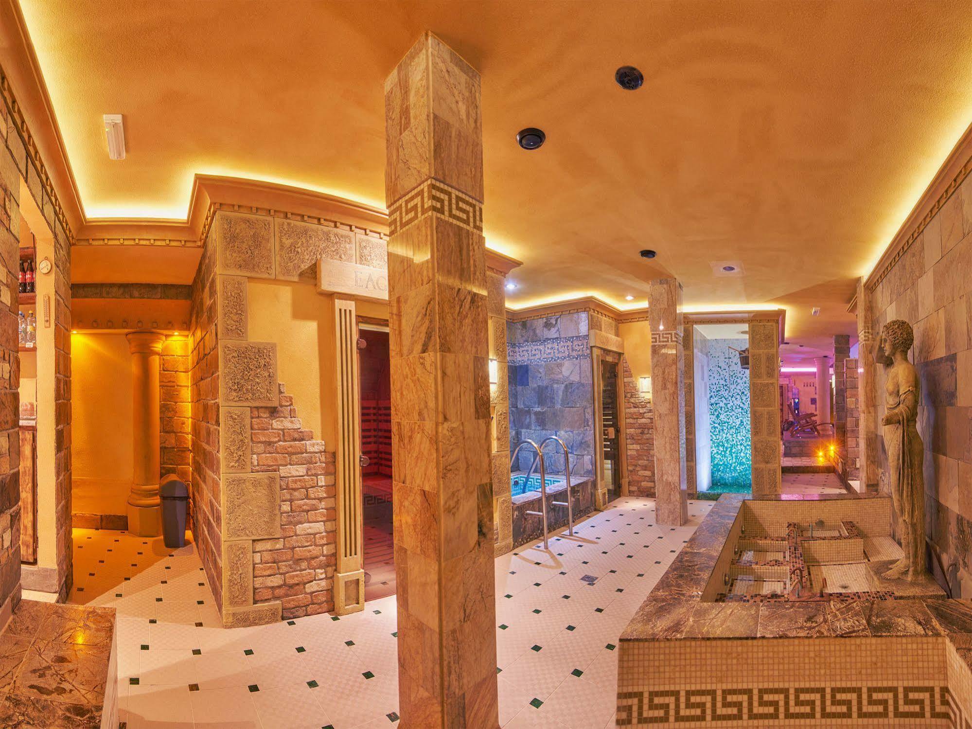 Privilege - Empire Hotels Group コシツェ エクステリア 写真